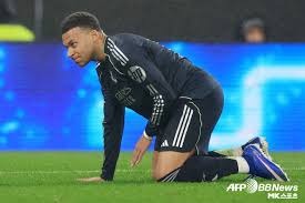 湖人客场取胜 詹姆斯关键时刻稳定输出